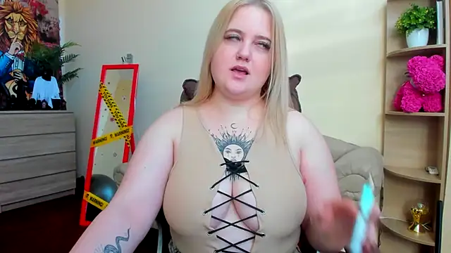 Snapshot of Doliss chatting on October 21, 2025, 6:13 am Doliss online show from October 21, 2025, 6:13 am