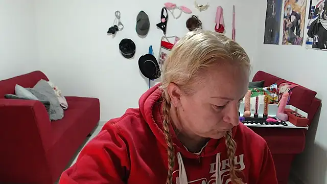 emperabigbootybigass online show from December 22, 2025, 12:16 pm