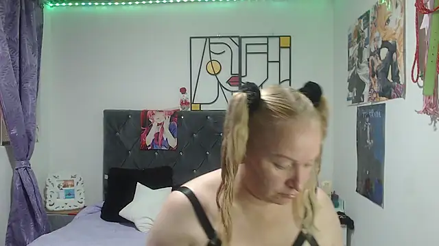 emperabigbootybigass online show from June 3, 2026, 2:33 pm
