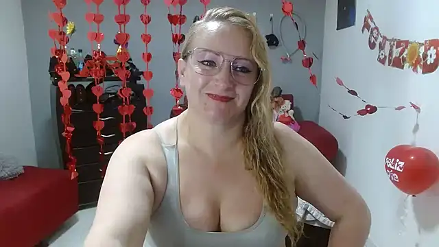 emperabigbootybigass online show from February 18, 2025, 3:41 pm