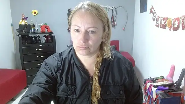 emperabigbootybigass online show from March 18, 2025, 12:17 pm