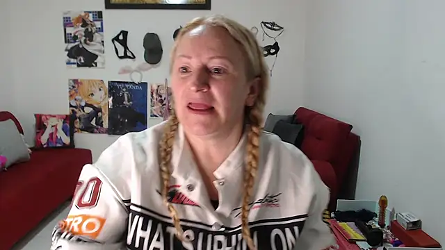 Snapshot of emperabigbootybigass chatting on October 7, 2025, 12:17 pm emperabigbootybigass online show from October 7, 2025, 12:17 pm