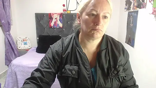 emperabigbootybigass online show from June 3, 2026, 12:17 pm
