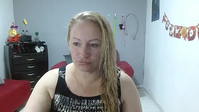 emperabigbootybigass online show from March 3, 2025, 6:35 pm