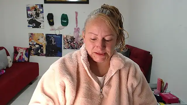 Snapshot of emperabigbootybigass chatting on September 19, 2025, 12:20 pm emperabigbootybigass online show from September 19, 2025, 12:20 pm