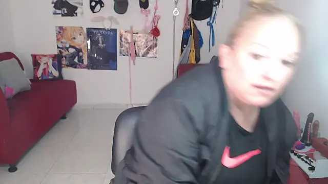 Snapshot of emperabigbootybigass chatting on October 15, 2025, 12:13 pm emperabigbootybigass online show from October 15, 2025, 12:13 pm