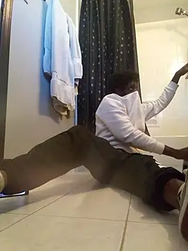 DevinToore online show from April 16, 2026, 11:29 pm