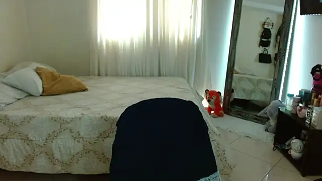 KatalinnaBrown online show from October 22, 2025, 5:34 pm