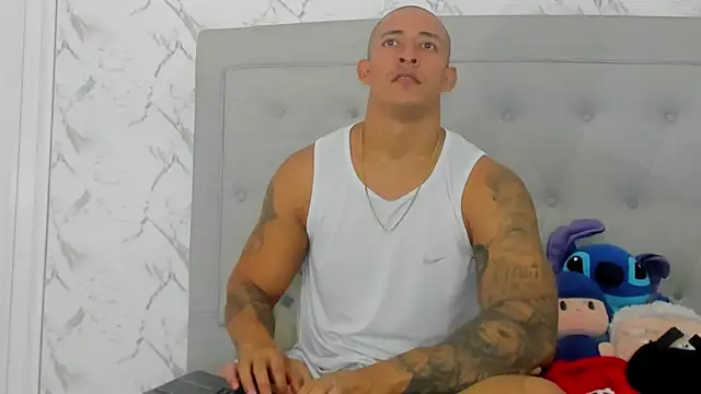 Snapshot of luigiferrara chatting on October 7, 2025, 8:54 pm luigiferrara online show from October 7, 2025, 8:54 pm