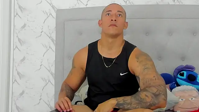 Snapshot of luigiferrara chatting on October 23, 2025, 6:28 pm luigiferrara online show from October 23, 2025, 6:28 pm