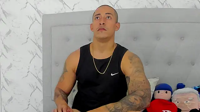 Snapshot of luigiferrara chatting on October 16, 2025, 9:12 pm luigiferrara online show from October 16, 2025, 9:12 pm