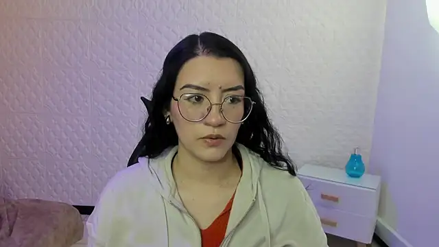 Violetaa diazz online show from October 25, 2025, 9:15 pm