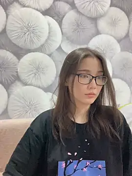 Snapshot of Milka23 chatting on March 14, 2025, 5:46 pm Milka23 online show from March 14, 2025, 5:46 pm