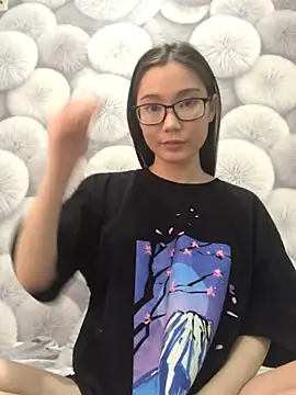 Snapshot of Milka23 chatting on February 21, 2025, 12:06 pm Milka23 online show from February 21, 2025, 12:06 pm