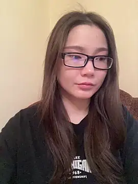 Snapshot of Milka23 chatting on October 10, 2025, 6:58 am Milka23 online show from October 10, 2025, 6:58 am