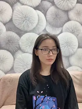 Snapshot of Milka23 chatting on March 13, 2025, 7:39 pm Milka23 online show from March 13, 2025, 7:39 pm
