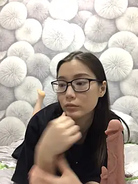 Snapshot of Milka23 chatting on February 21, 2025, 3:10 pm Milka23 online show from February 21, 2025, 3:10 pm