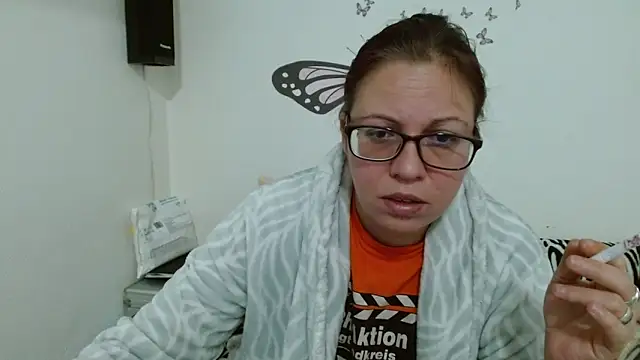 LadyHellene online show from February 5, 2026, 7:26 am