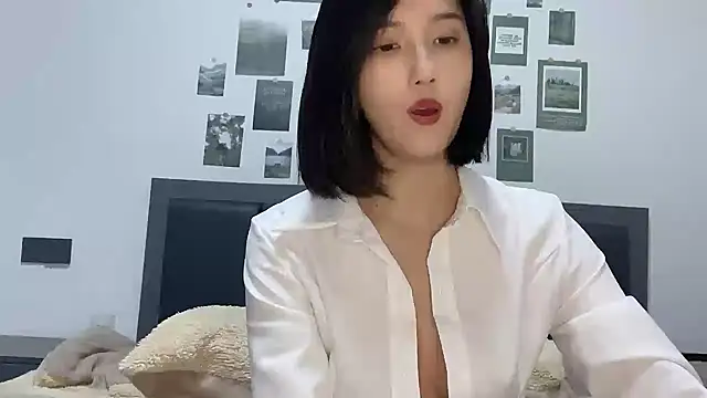 Snapshot of Arrebo1 chatting on December 18, 2024, 6:53 am Arrebo1 online show from December 18, 2024, 6:53 am