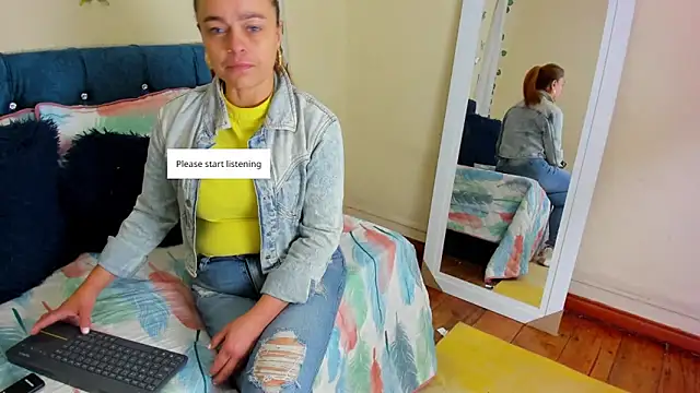 Snapshot of cristalwalker__ chatting on October 2, 2025, 11:46 am cristalwalker   online show from October 2, 2025, 11:46 am