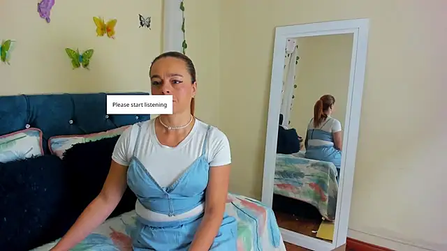 Snapshot of cristalwalker__ chatting on October 6, 2025, 11:22 am cristalwalker   online show from October 6, 2025, 11:22 am