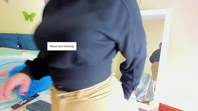 Snapshot of cristalwalker__ chatting on October 20, 2025, 11:44 am cristalwalker   online show from October 20, 2025, 11:44 am