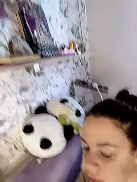 Snapshot of Lola_Hale chatting on October 20, 2025, 6:04 am Lola Hale online show from October 20, 2025, 6:04 am