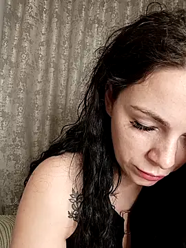 Snapshot of Lola_Hale chatting on November 6, 2025, 6:12 pm Lola Hale online show from November 6, 2025, 6:12 pm