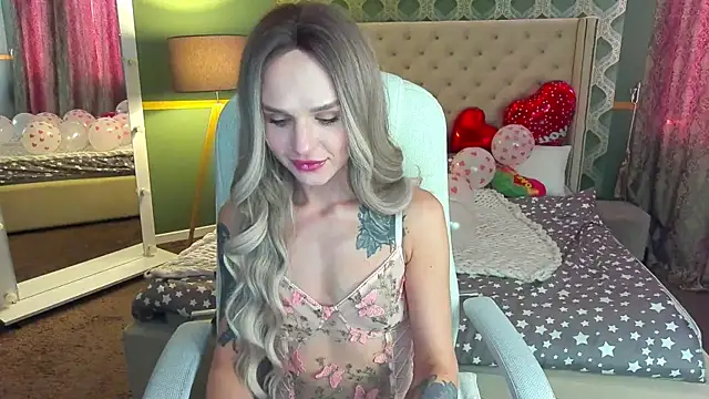 KiraGrayy online show from February 11, 2025, 1:41 pm