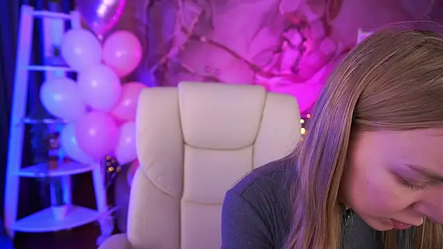 Snapshot of EmilySunshineS chatting on February 17, 2026, 9:06 am EmilySunshineS online show from February 17, 2026, 9:06 am