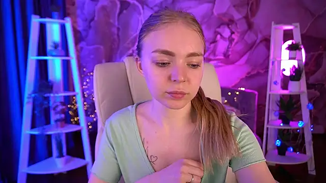 Snapshot of EmilySunshineS chatting on February 7, 2026, 2:03 pm EmilySunshineS online show from February 7, 2026, 2:03 pm