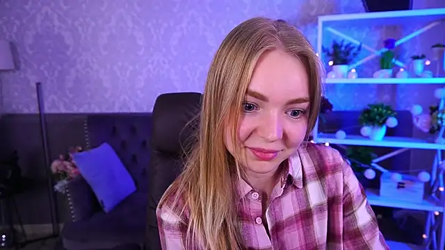 Snapshot of EmilySunshineS chatting on September 27, 2025, 2:12 pm EmilySunshineS online show from September 27, 2025, 2:12 pm