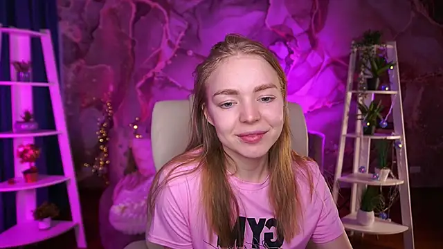 Snapshot of EmilySunshineS chatting on February 28, 2026, 1:44 pm EmilySunshineS online show from February 28, 2026, 1:44 pm