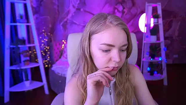 Snapshot of EmilySunshineS chatting on February 11, 2026, 7:30 am EmilySunshineS online show from February 11, 2026, 7:30 am