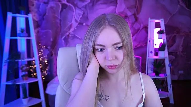 Snapshot of EmilySunshineS chatting on February 8, 2026, 7:28 am EmilySunshineS online show from February 8, 2026, 7:28 am