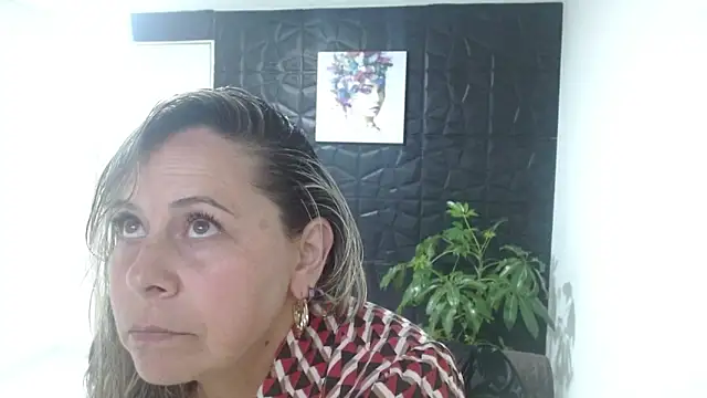 Snapshot of CINTHIA1609 chatting on March 14, 2025, 7:44 pm CINTHIA1609 online show from March 14, 2025, 7:44 pm