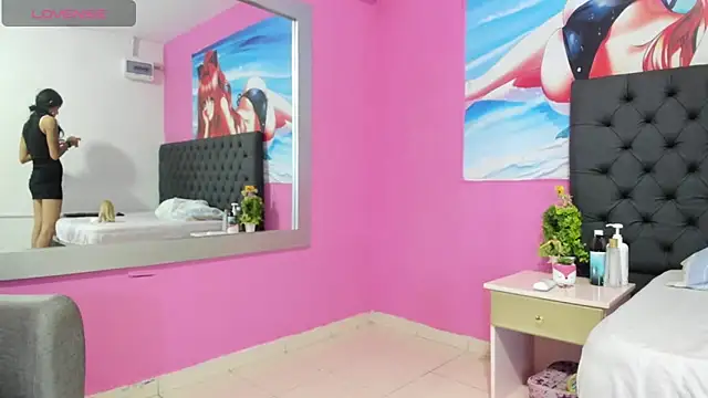  candy jade  online show from October 19, 2025, 12:52 pm