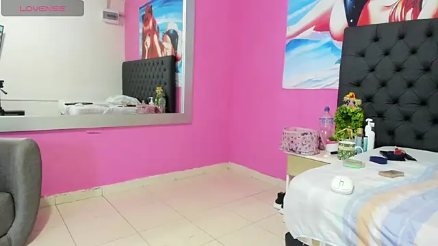  candy jade  online show from October 15, 2025, 12:24 pm