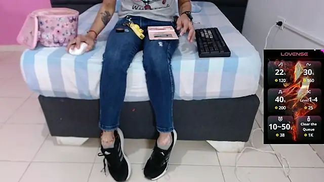  candy jade  online show from March 1, 2025, 12:01 pm
