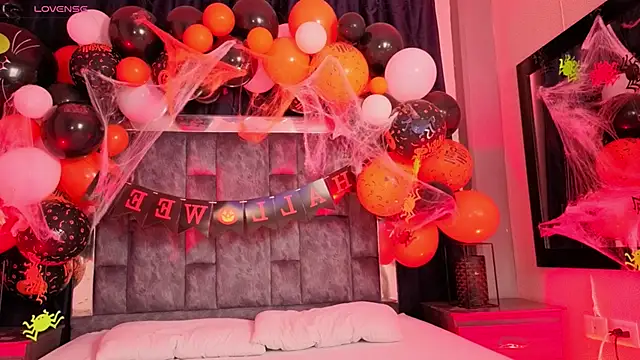 Snapshot of Mia_Oxford chatting on October 21, 2025, 12:26 pm Mia Oxford online show from October 21, 2025, 12:26 pm