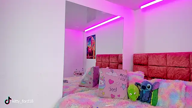 Snapshot of kitty_ford chatting on October 24, 2025, 1:15 am kitty ford online show from October 24, 2025, 1:15 am