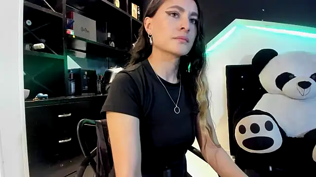 Coral Gibson online show from February 25, 2025, 3:42 pm