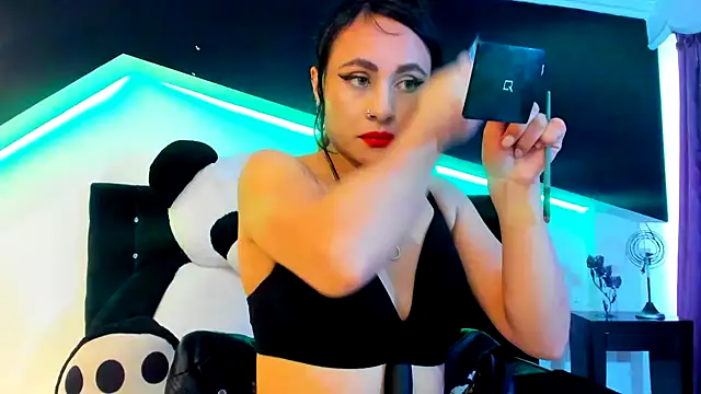 Coral Gibson online show from February 18, 2025, 3:31 pm