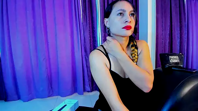 Coral Gibson online show from February 27, 2025, 12:23 pm