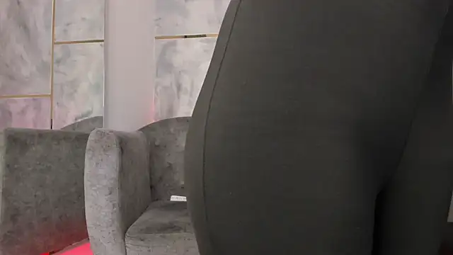 Snapshot of Ellaochoa chatting on October 13, 2025, 11:34 am Ellaochoa online show from October 13, 2025, 11:34 am