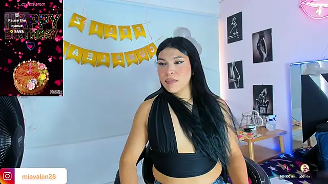 miavalentinaaa online show from January 28, 2025, 7:42 pm