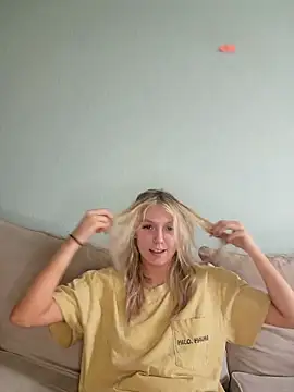 Snapshot of TheyCallMeSir6669 chatting on February 26, 2025, 8:36 pm TheyCallMeSir6669 online show from February 26, 2025, 8:36 pm