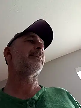 Snapshot of TheyCallMeSir6669 chatting on February 3, 2025, 5:24 pm TheyCallMeSir6669 online show from February 3, 2025, 5:24 pm