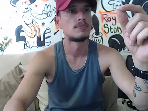 Snapshot of roystonee01 chatting on September 25, 2025, 5:08 pm roystonee01 online show from September 25, 2025, 5:08 pm