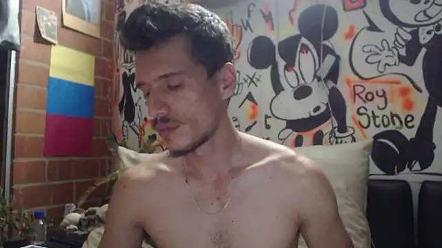 Snapshot of roystonee01 chatting on October 28, 2025, 1:39 am roystonee01 online show from October 28, 2025, 1:39 am